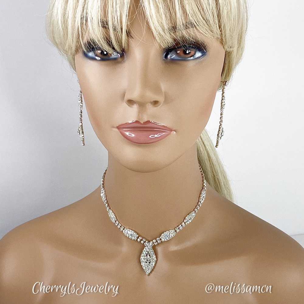 Classic White Rhinestone Necklace & Earrings Set